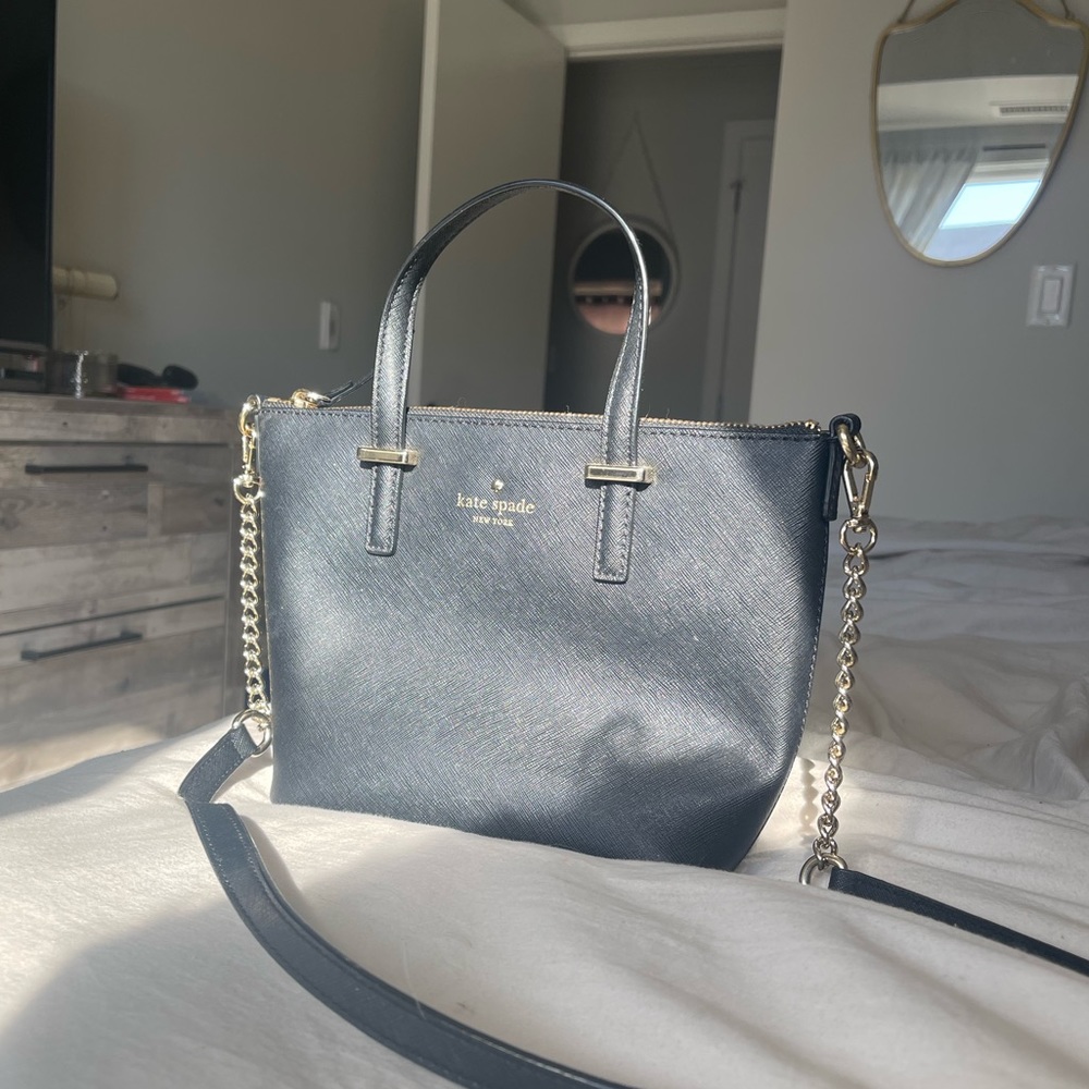 Black Kate Spade Crossbody Bag. - Picture 2 of 3